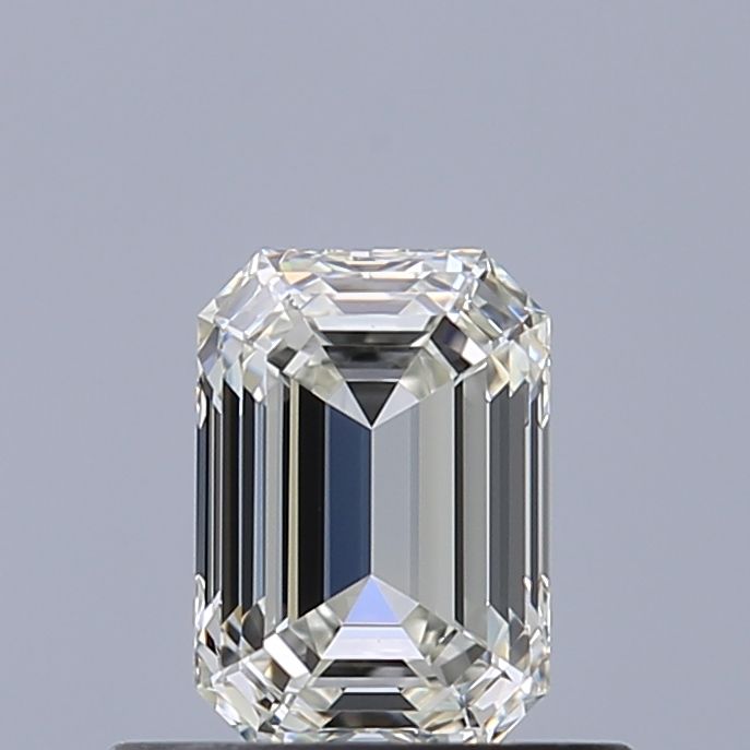 0.56 ct Emerald diamond