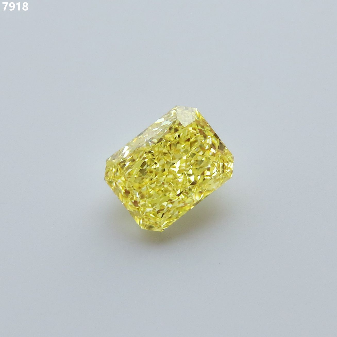1.01 ct Radiant diamond