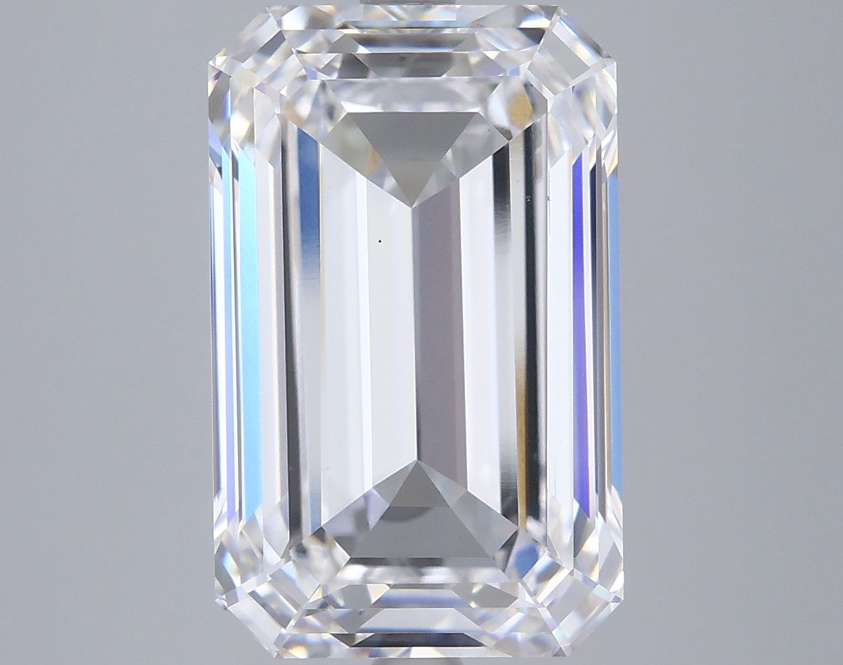 7.03 ct. emerald Lab Grown Diamond front image
