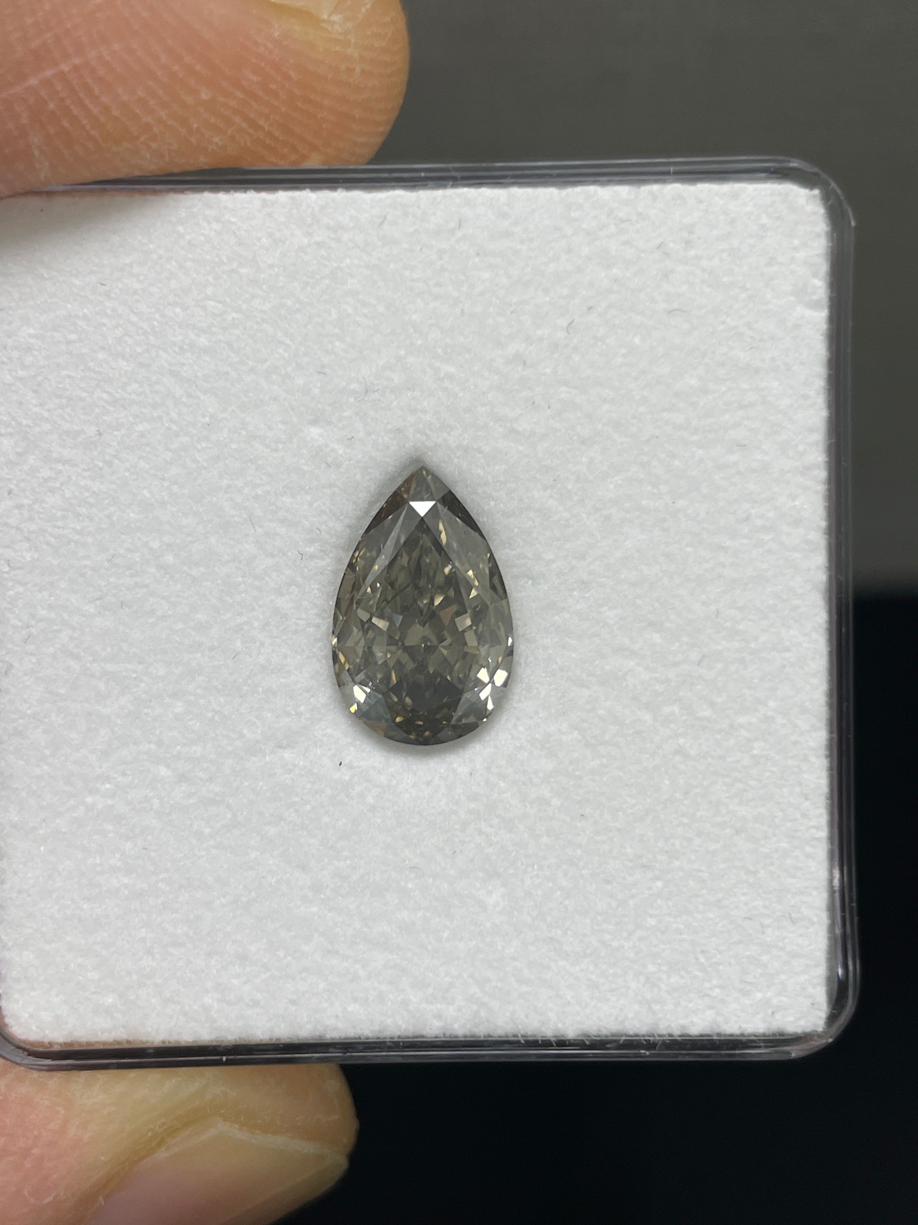Diament 2.51 ct Fancy Dark Greenish Gray/SI2