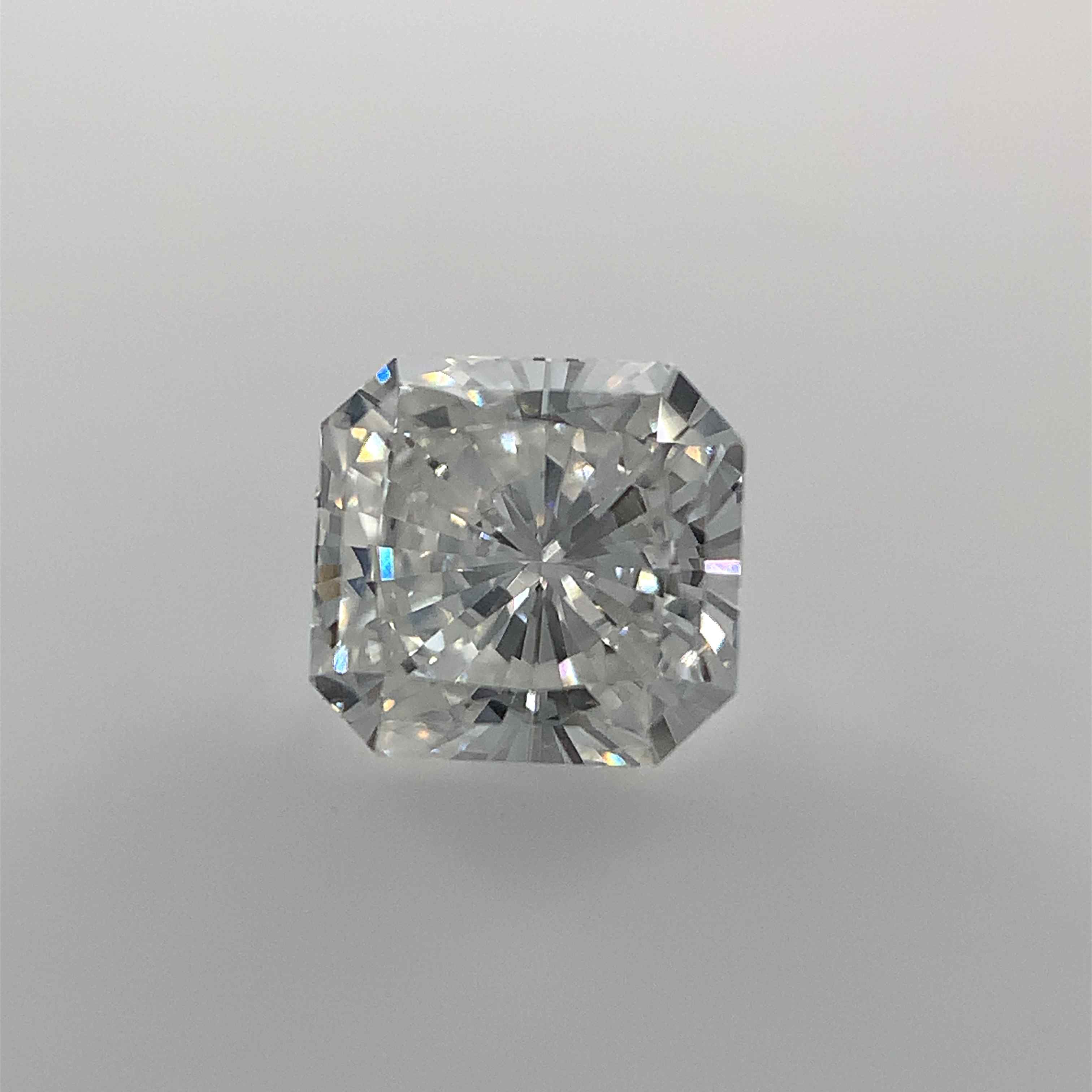 0.77 ct Radiant diamond