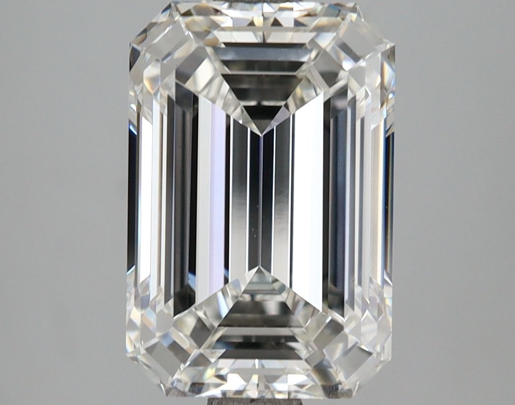 3.99 ct Emerald diamond