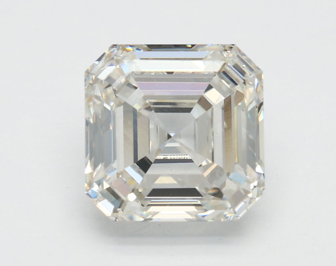 3.15 ct Square Emerald diamond