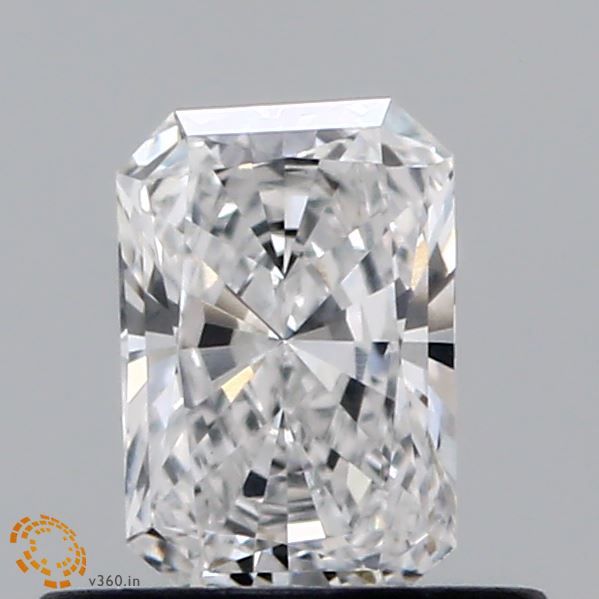0.47 ct lab-grown Radiant Diamond