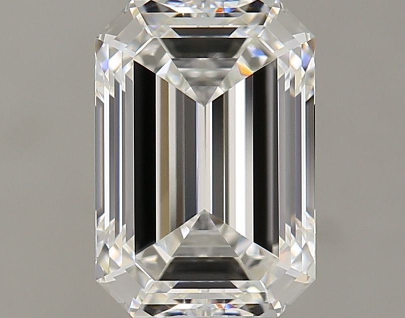 1.77 ct Emerald diamond