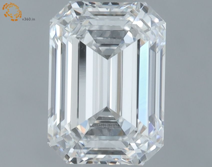 1.10 ct. emerald Lab Grown Diamond front image