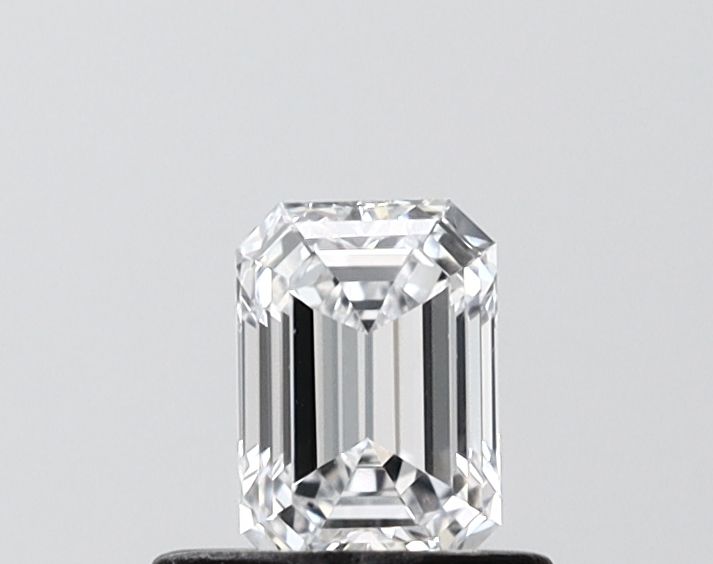 0.53 ct. emerald Lab Grown Diamond front image