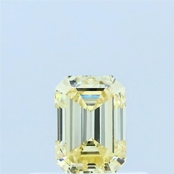 0.39 ct Emerald diamond