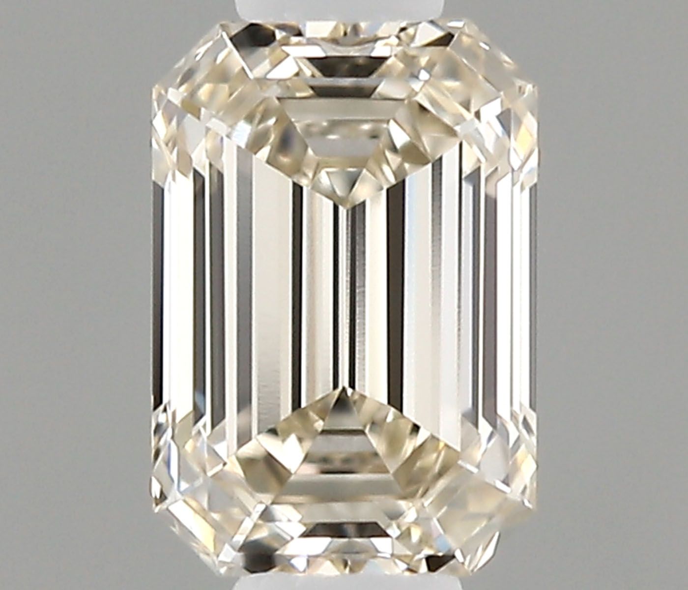 0.37 ct Emerald Diamond