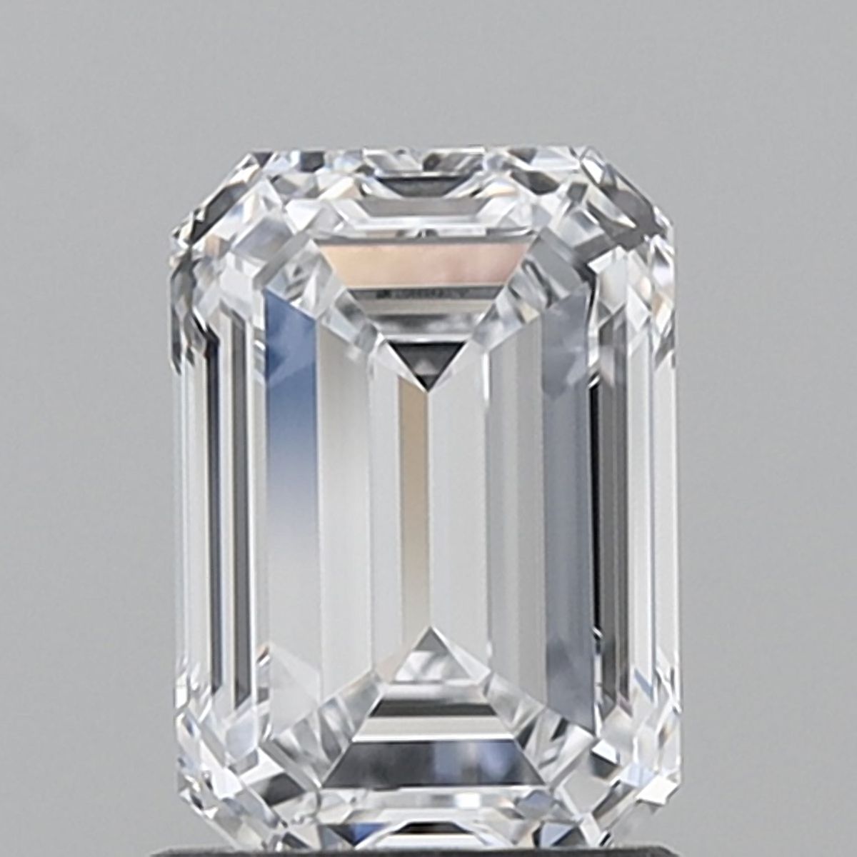 1.46 ct. emerald Lab Grown Diamond front image