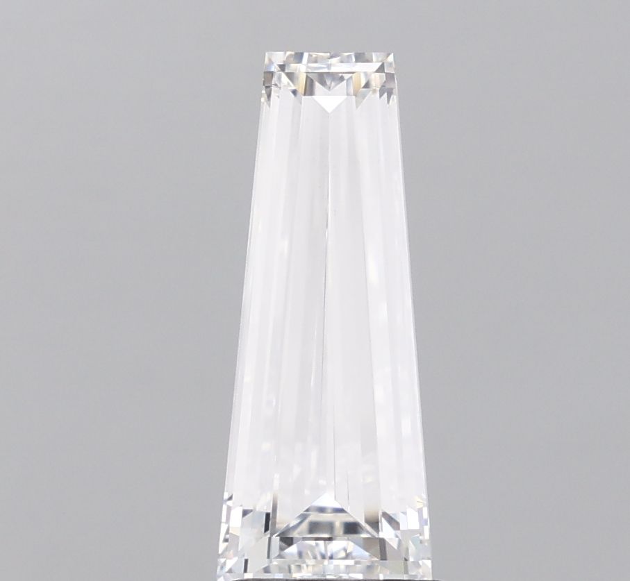 2.5 ct lab-grown Tapered baguette Diamond