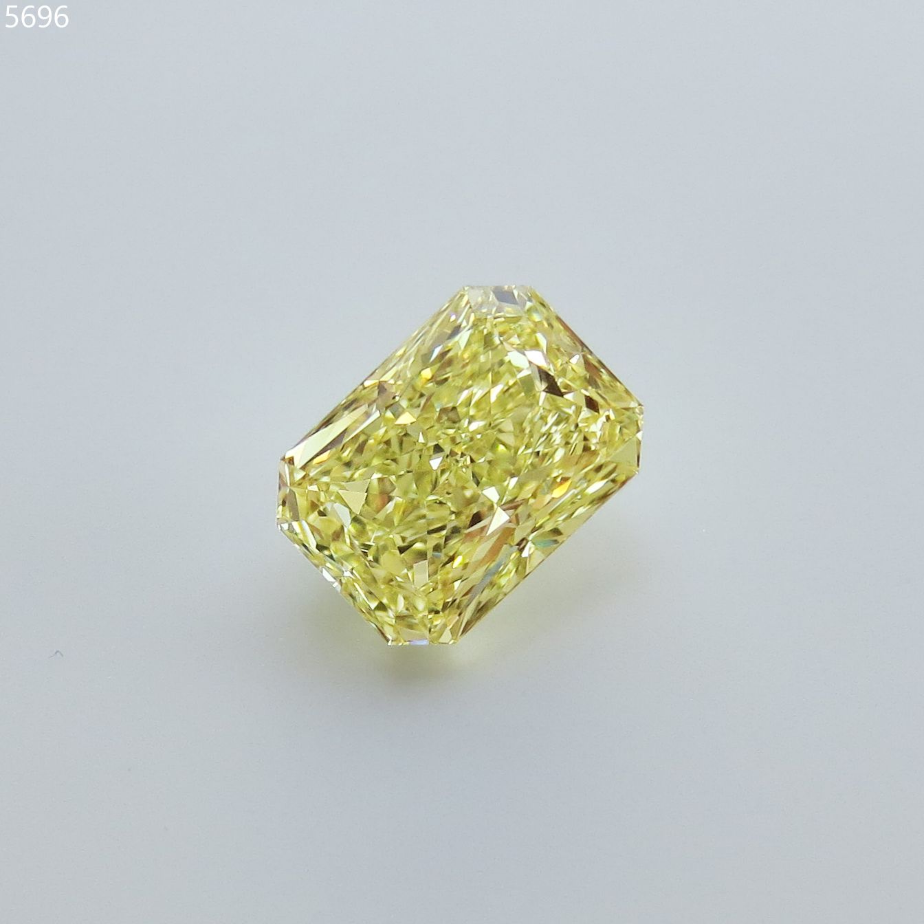 2.01 ct Radiant diamond