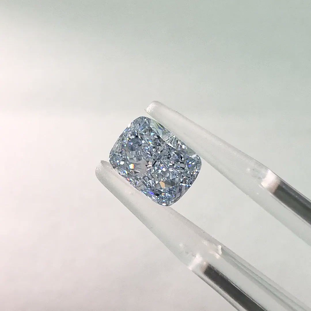 1.57 ct Cushion Modified diamond