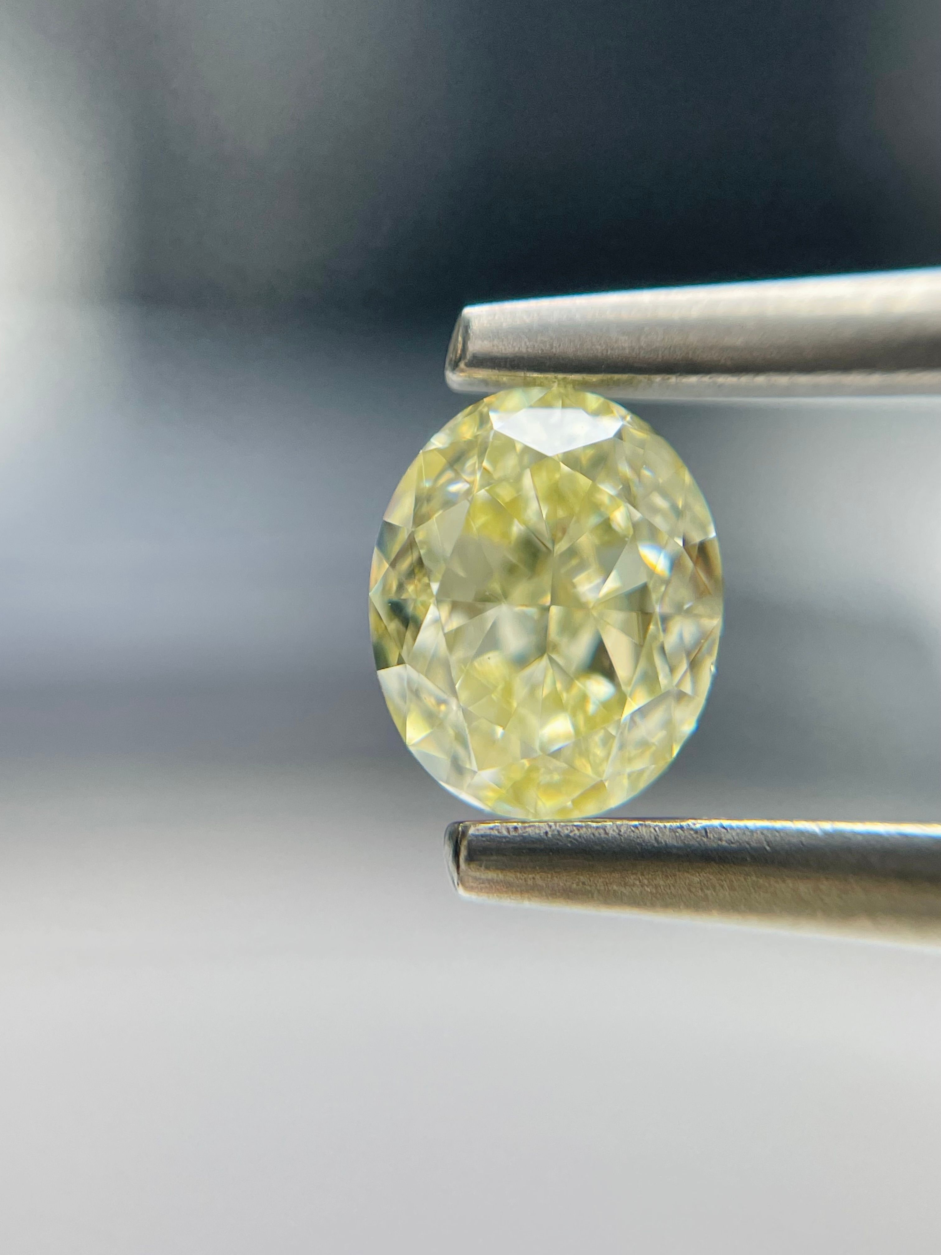 Diament 1.01 ct Fancy Light Yellow/SI1