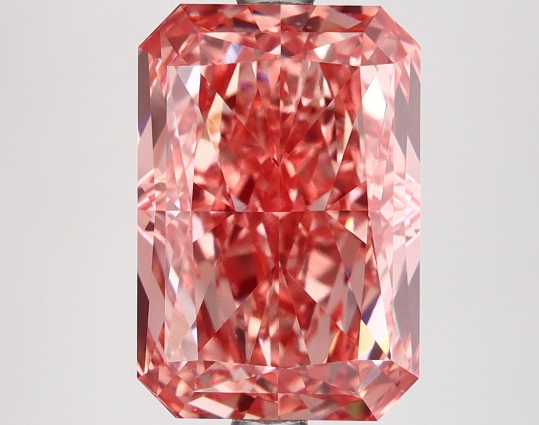 4.77 ct. radiant Lab Grown Diamond front image