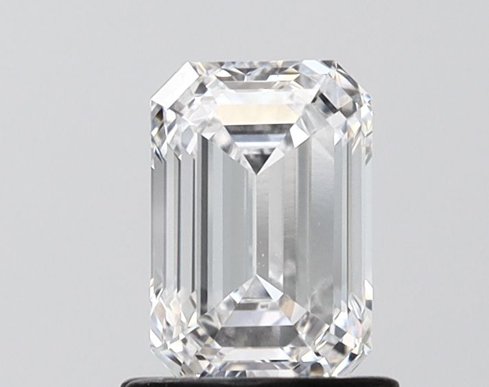 1.10 ct. emerald Lab Grown Diamond front image