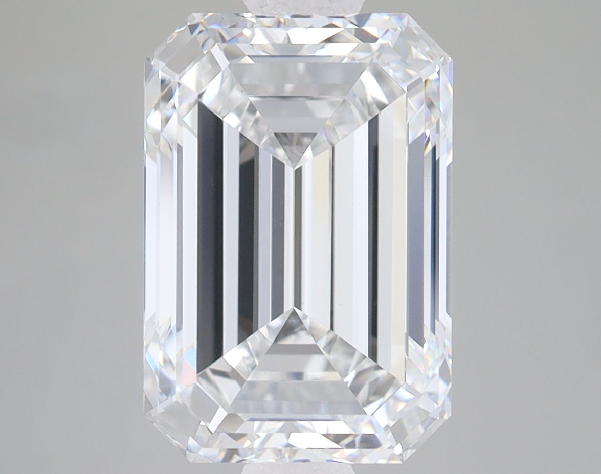 5.64 ct. emerald Lab Grown Diamond front image