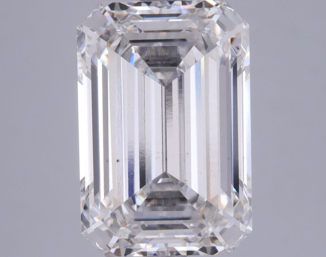 4.76 ct. emerald Lab Grown Diamond front image