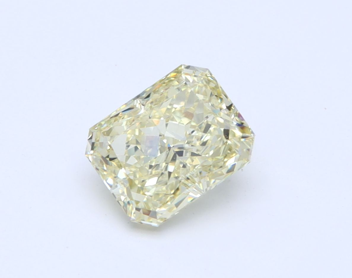 1.01 ct Radiant diamond