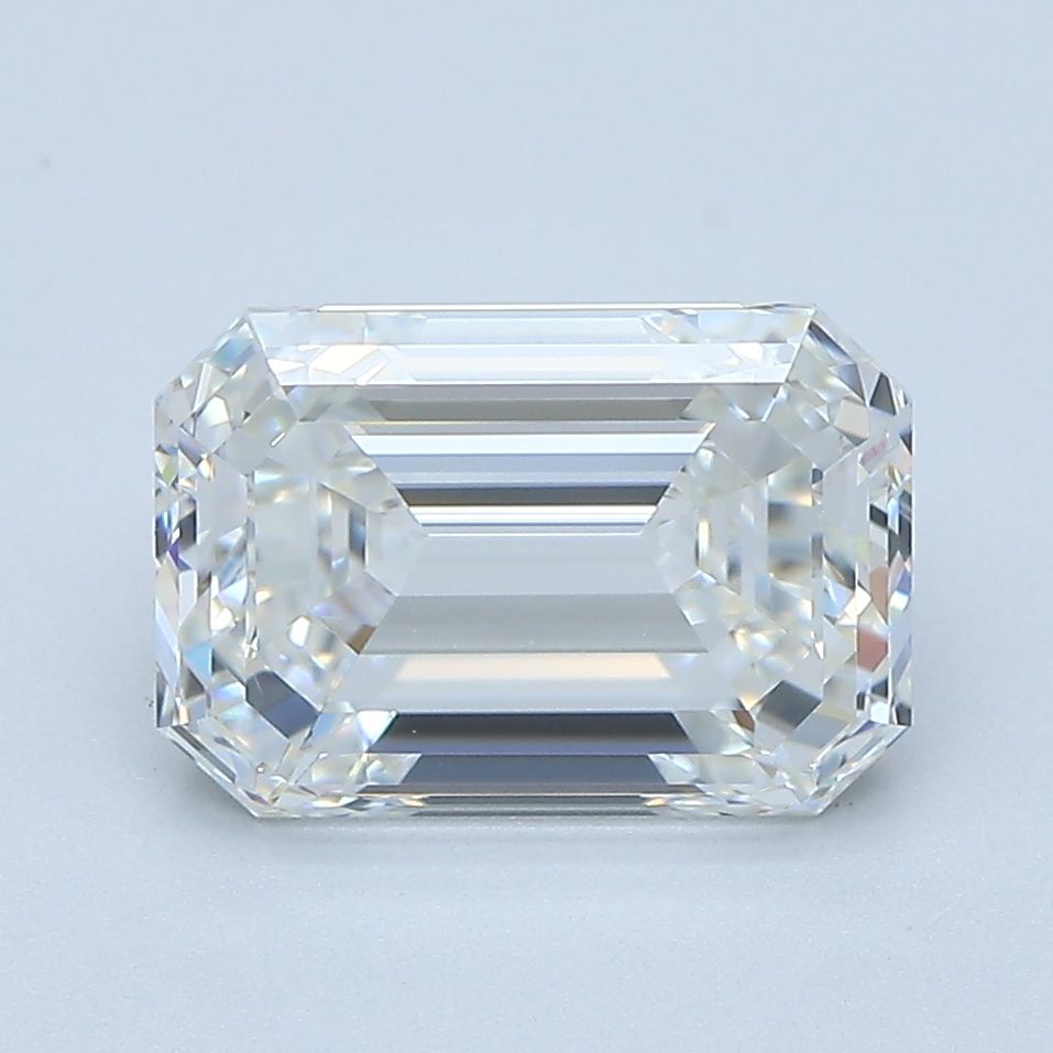 3.01 ct Emerald diamond
