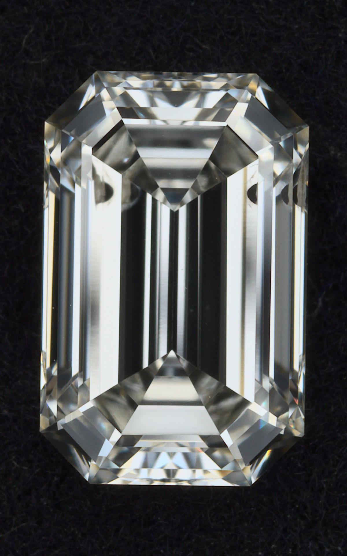 1.01 ct. emerald Lab Grown Diamond front image