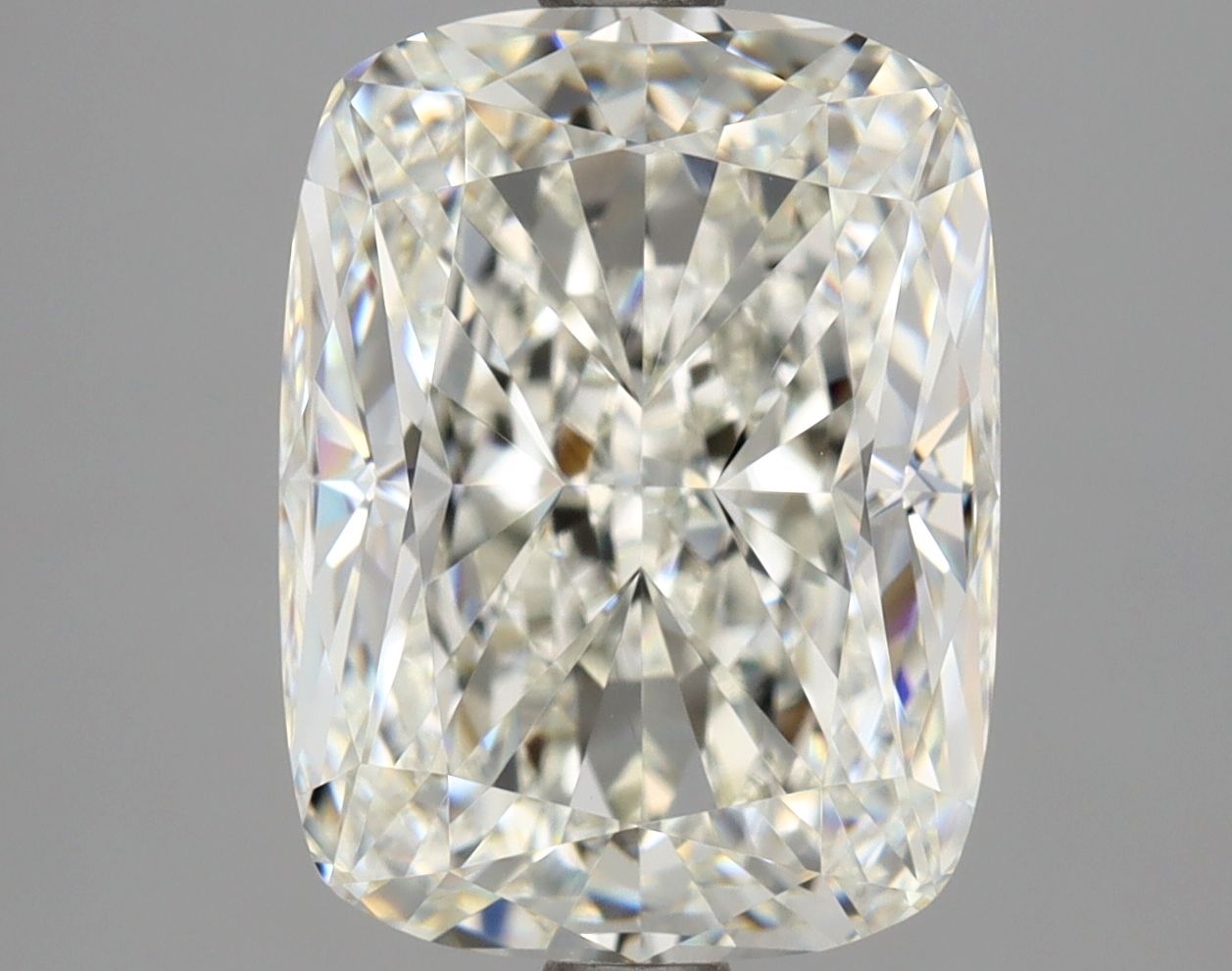 3.70 ct Cushion Brilliant diamond