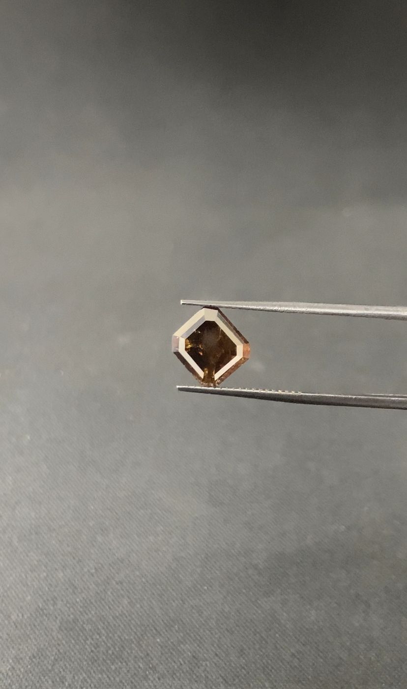 Diament 2.84 ct Fancy Dark Brown/