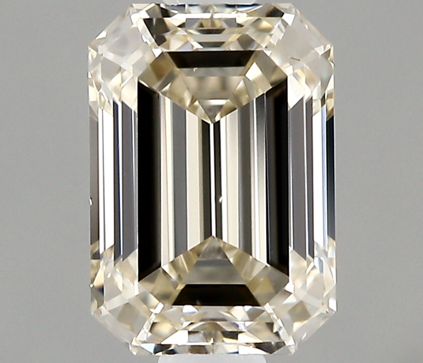 0.90 ct Emerald diamond