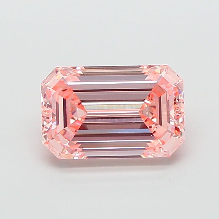 3.08 ct Emerald diamond