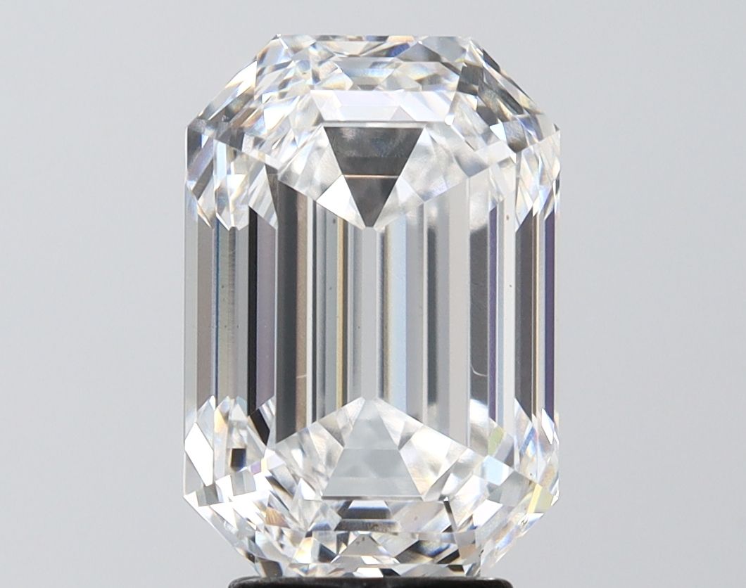 5.01 ct lab-grown Octagonal Diamond
