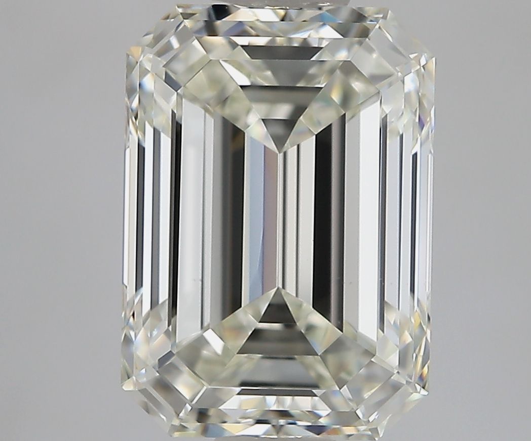 3.01 ct Emerald diamond