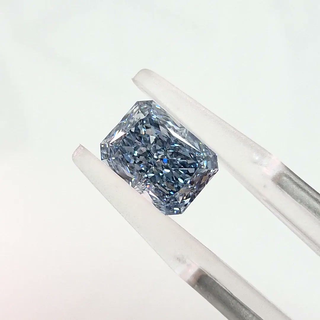 1.52 ct Radiant diamond