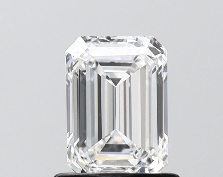1.02 ct. emerald Lab Grown Diamond front image