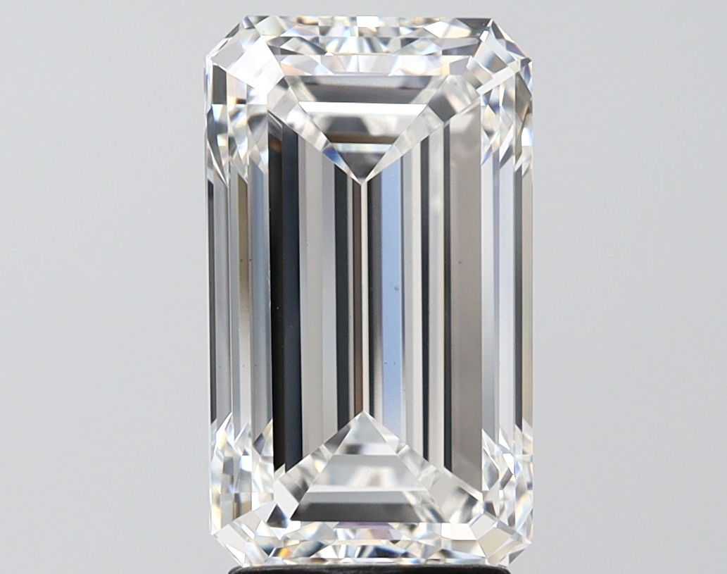 4.01 ct. emerald Lab Grown Diamond front image