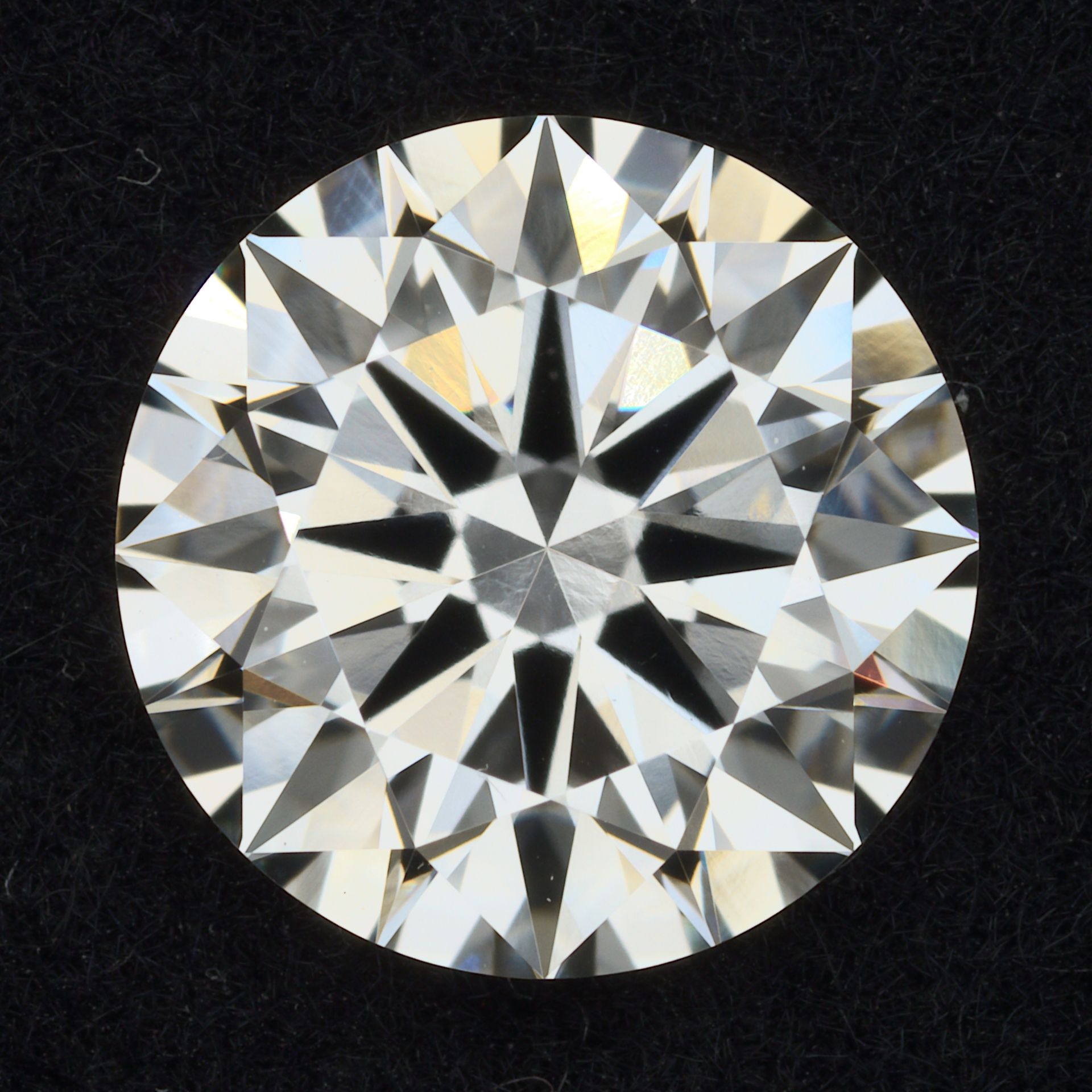 1.74 ct. round Lab Grown Diamond front image