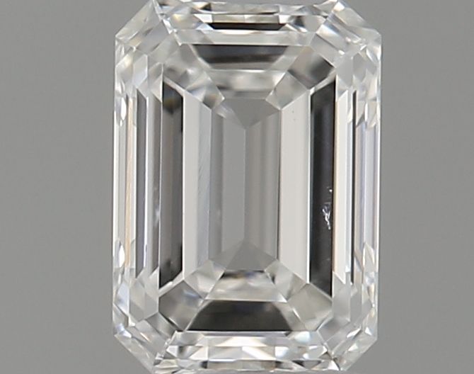 0.32 ct Emerald diamond