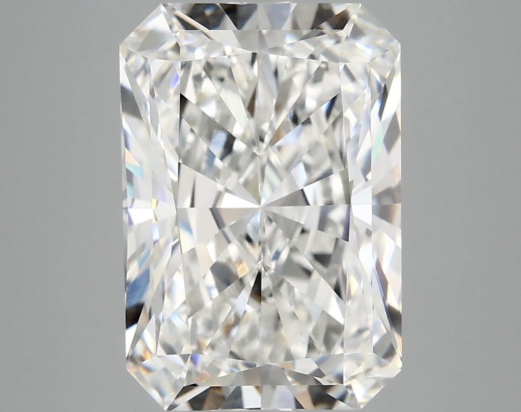 4.77 ct. radiant Lab Grown Diamond front image