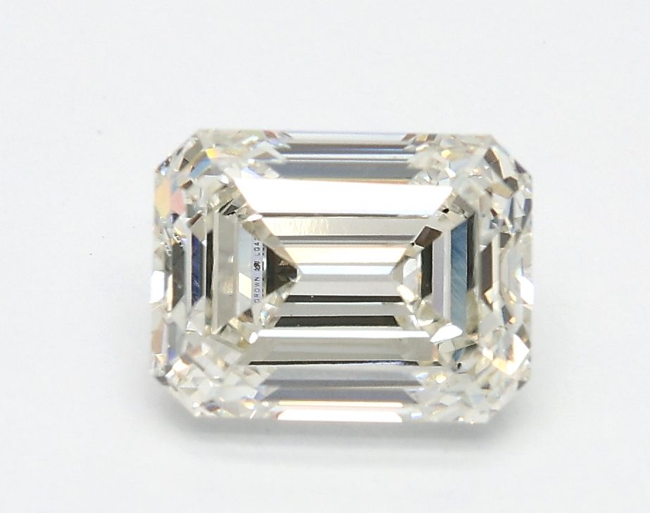 1.32 ct. emerald Lab Grown Diamond front image