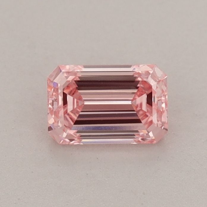 0.55 ct Emerald diamond