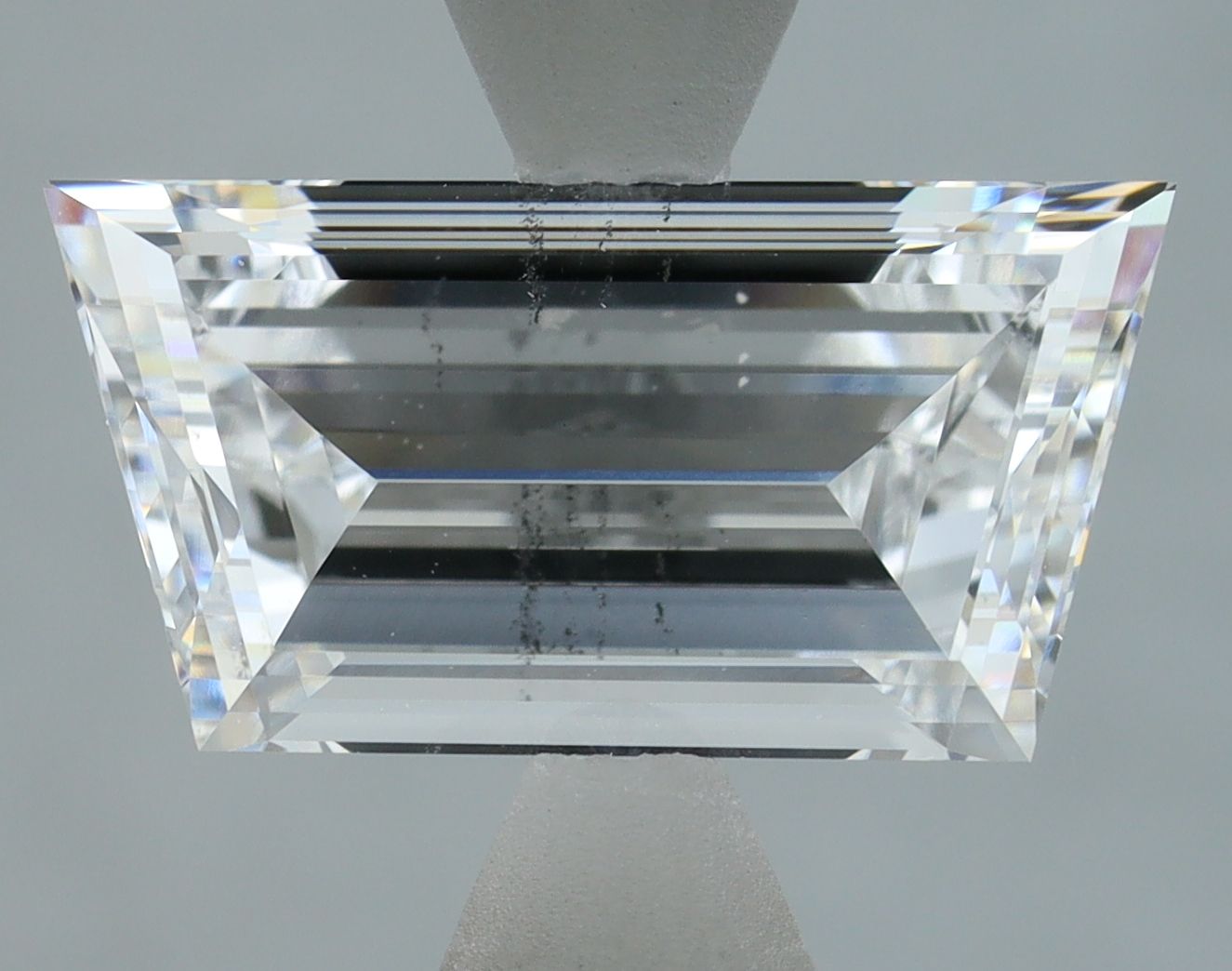 2 ct lab-grown Tapered baguette Diamond