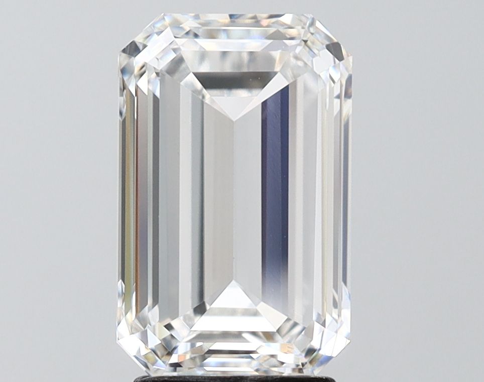 3.50 ct. emerald Lab Grown Diamond front image