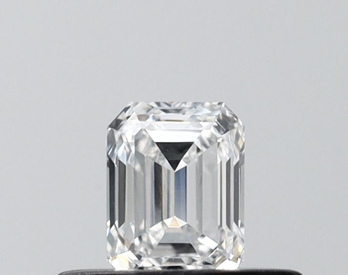 0.33 ct lab-grown Emerald Diamond