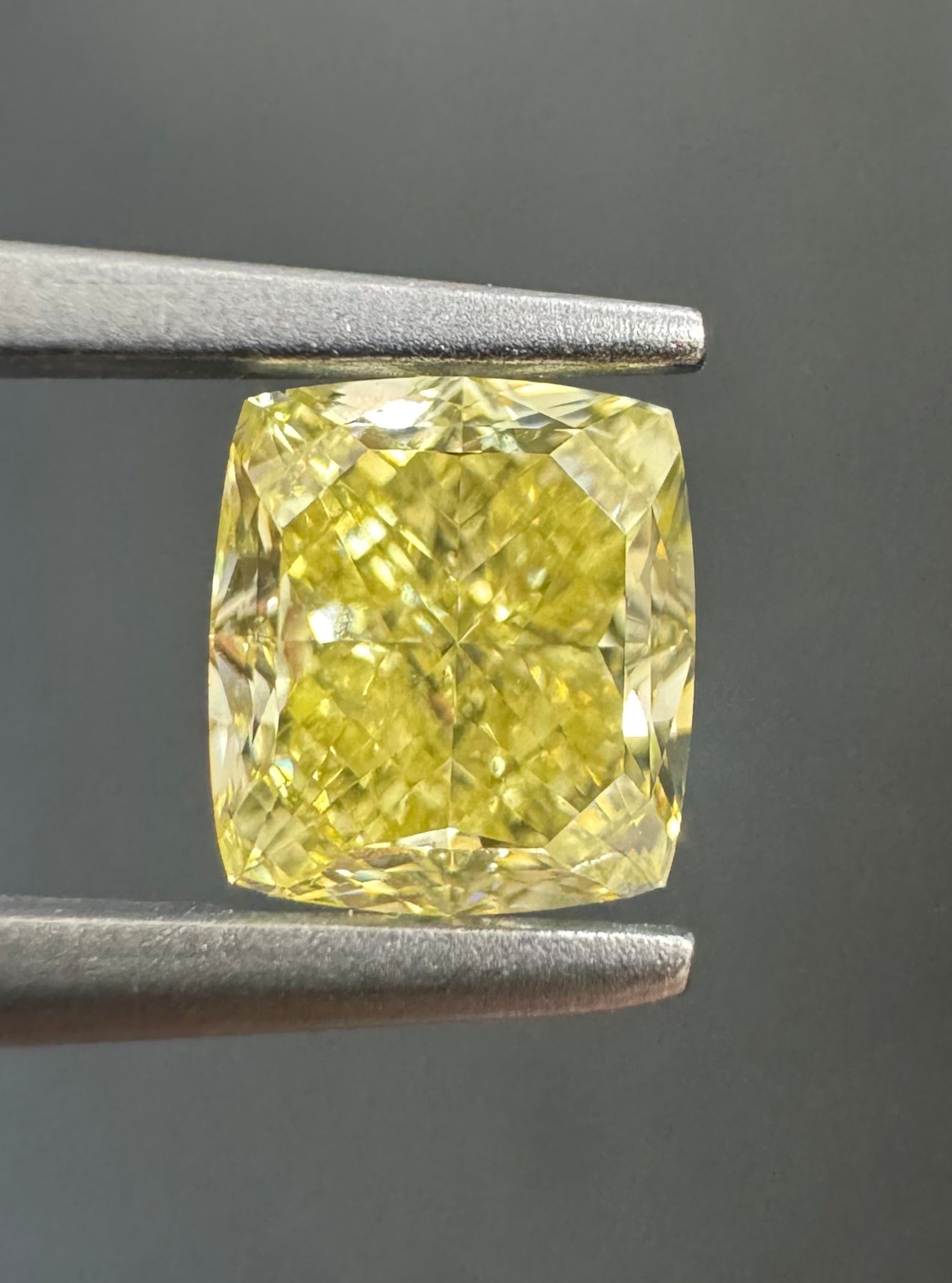 1.02 ct Cushion Modified diamond