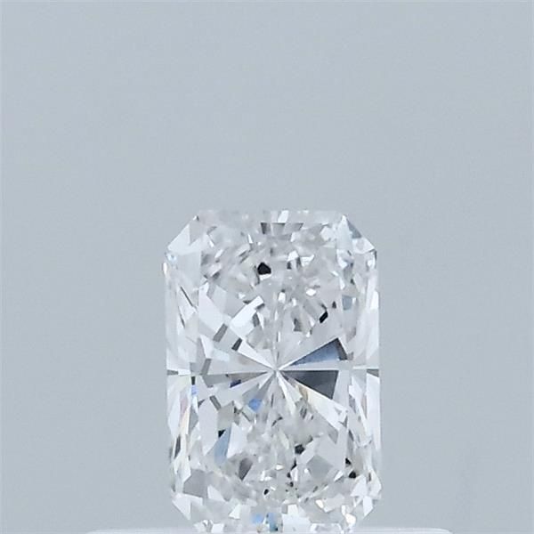0.39 ct lab-grown Radiant Diamond