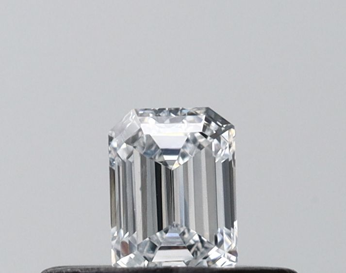 0.21ct Emerald diamond