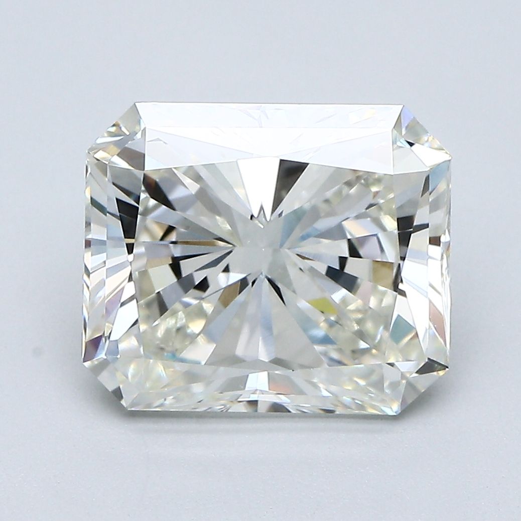 3.82 ct Radiant diamond