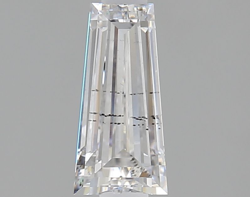 0.9 ct lab-grown Tapered baguette Diamond