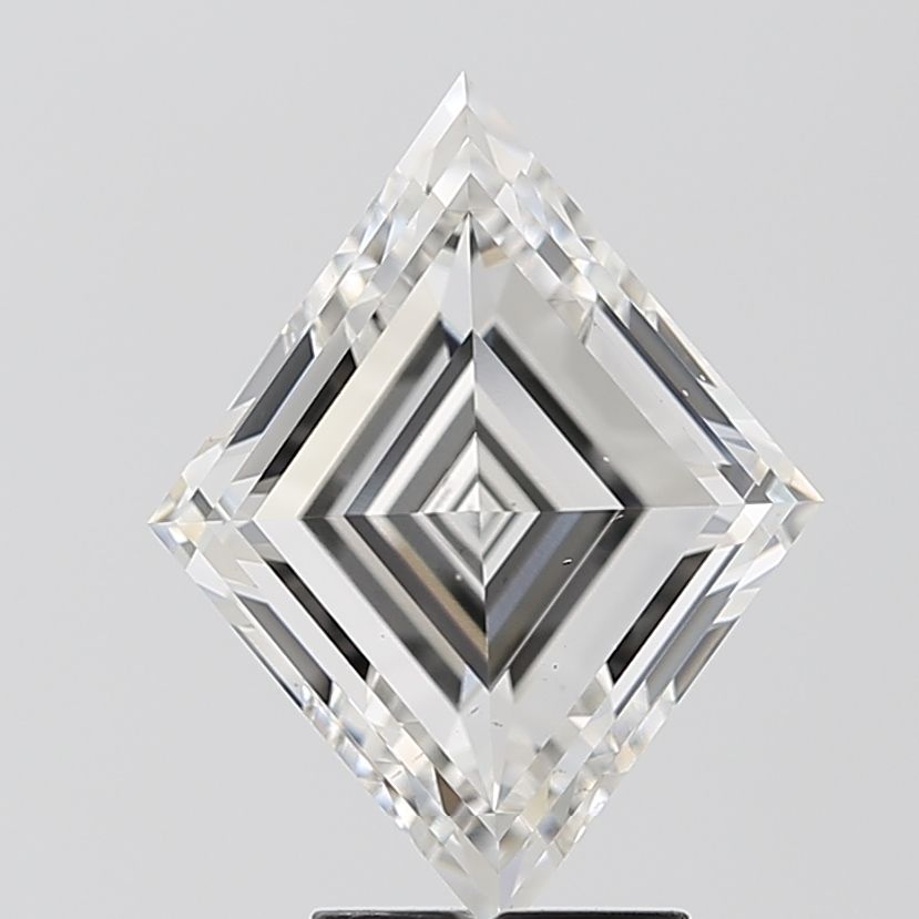 4.03 ct lab-grown Lozenge Diamond