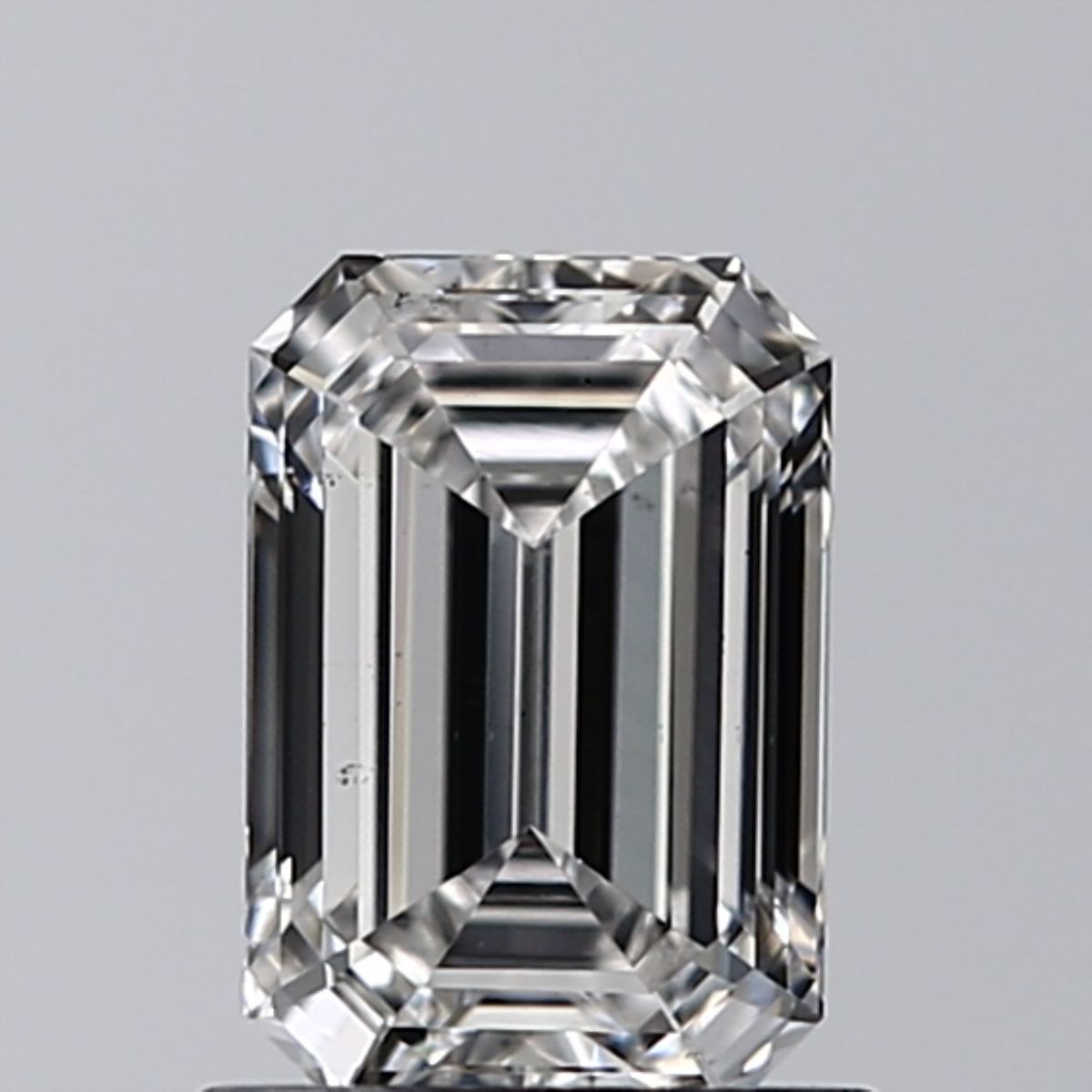 0.90 ct. emerald Lab Grown Diamond front image