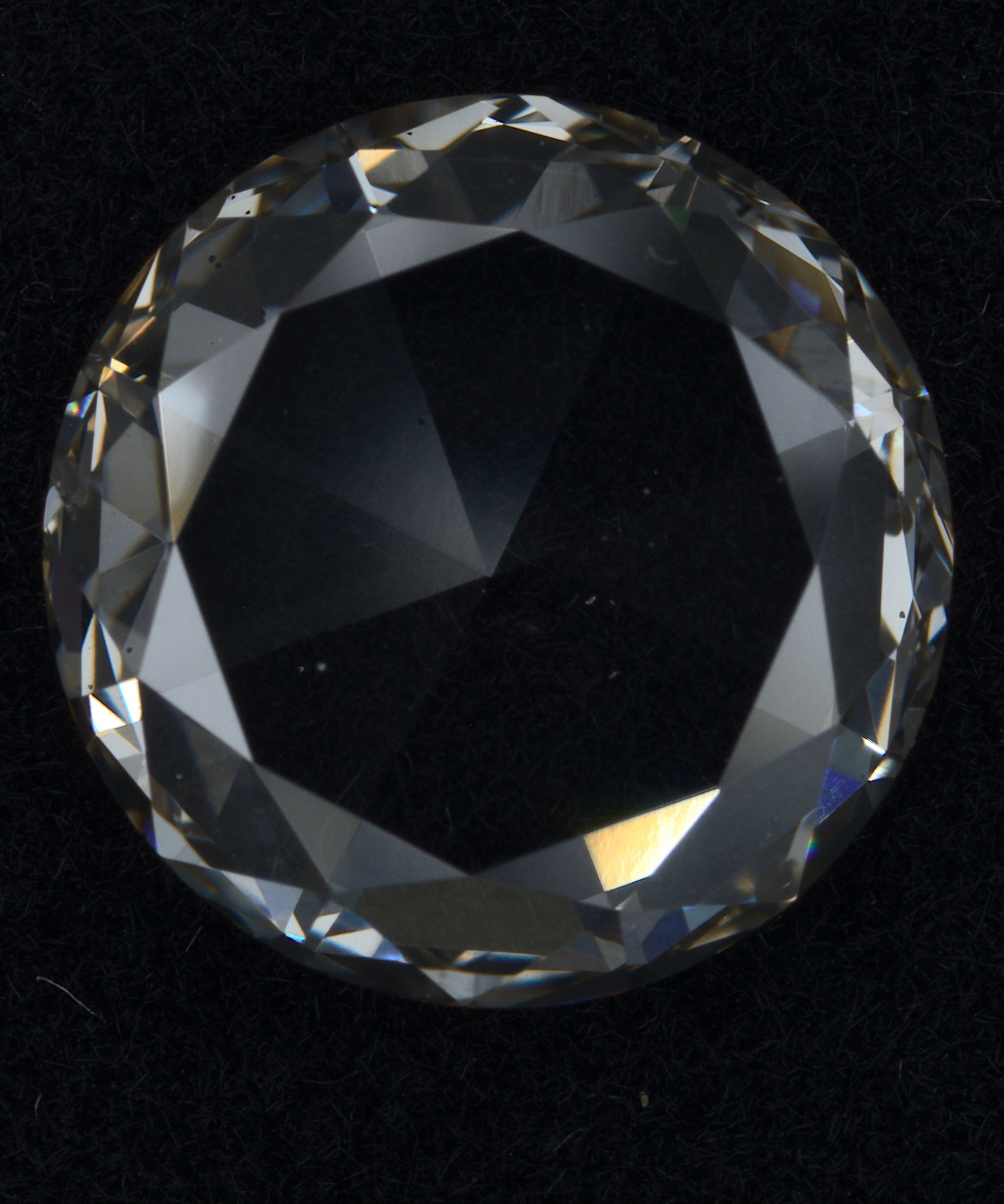 2.5 ct lab-grown Rose Diamond